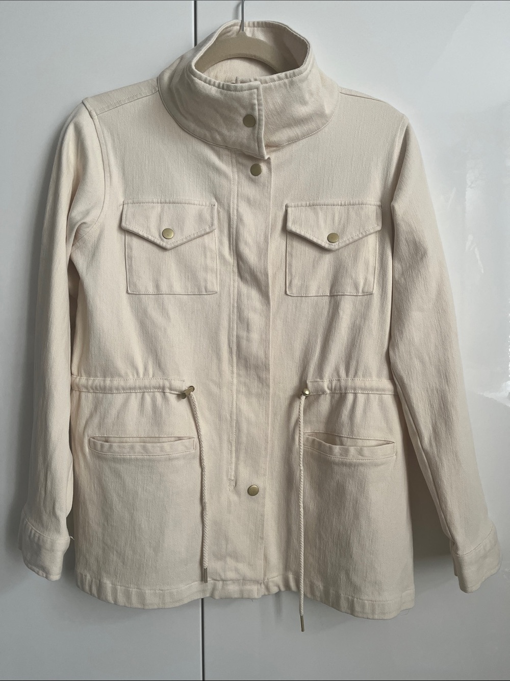 NWOT DG2 Diane Gilman Cream Funnel Neck Twill Cargo Jacket, Size M